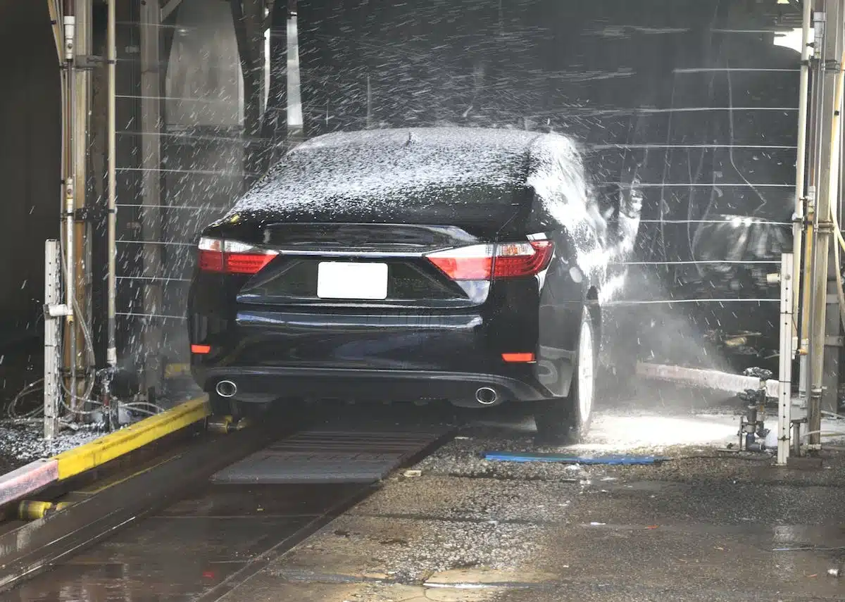 Comment nettoyer efficacement les sièges de voiture en tissu avec du bicarbonate de soude